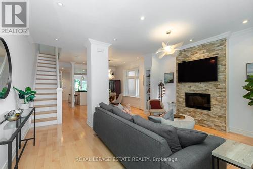 48 Bloomfield Avenue, Toronto, ON 