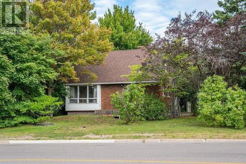 15 Grand Blvd, Sault Ste. Marie, ON 