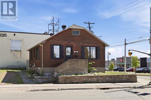 56 Dennis St, Sault Ste. Marie, ON 