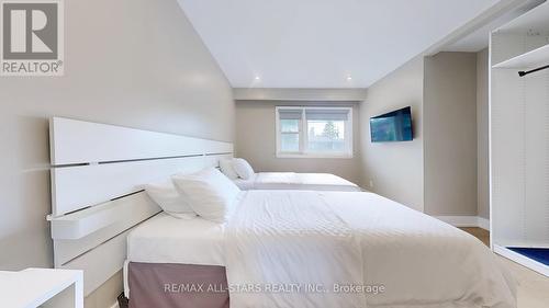 105 Betty Ann Drive, Toronto, ON 