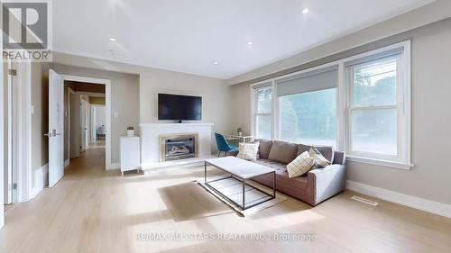 105 Betty Ann Drive, Toronto, ON 