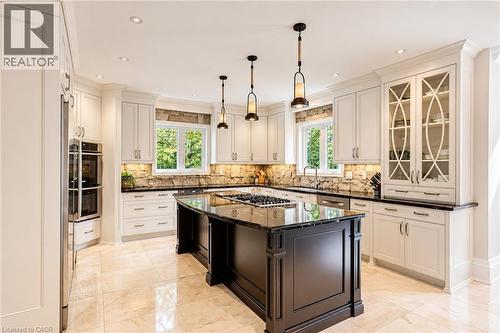 18 Elder Crescent, Ancaster, ON 