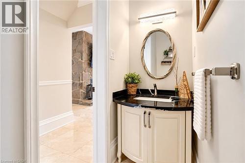 18 Elder Crescent, Ancaster, ON 