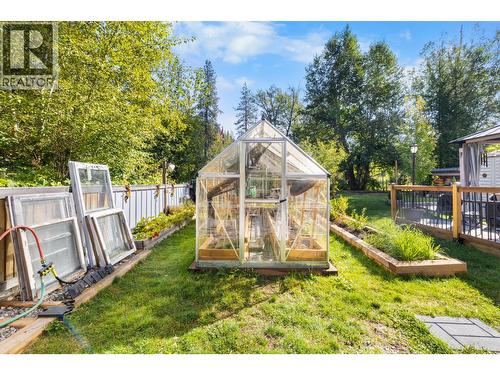 8440 3 & 95 Highway Lot# 135, Yahk, BC 