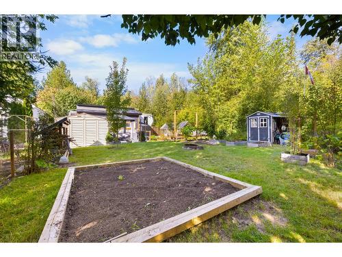 8440 3 & 95 Highway Lot# 135, Yahk, BC 
