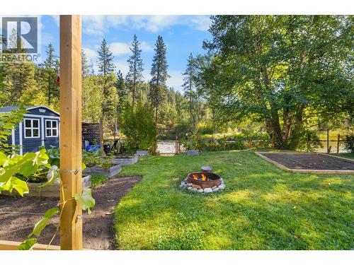 8440 3 & 95 Highway Lot# 135, Yahk, BC 