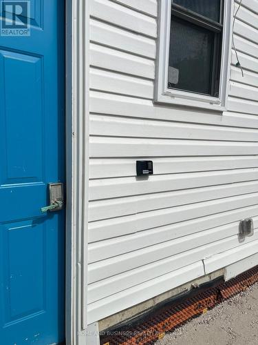 2 - 2 PATRICIA STREET , Thorold, Ontario L2V 3V7 5