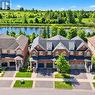 End-unit TH, Pond view at the back - 571 Reeves Way Boulevard, Whitchurch-Stouffville, ON 
