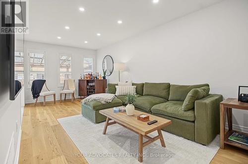 14 La Neve Avenue, Vaughan, ON 
