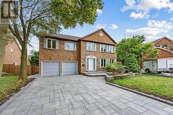 52 FENWICK CRESCENT Markham, ON L3R 4H7