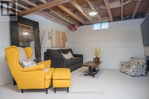 823 Laurier Avenue, Milton, ON 