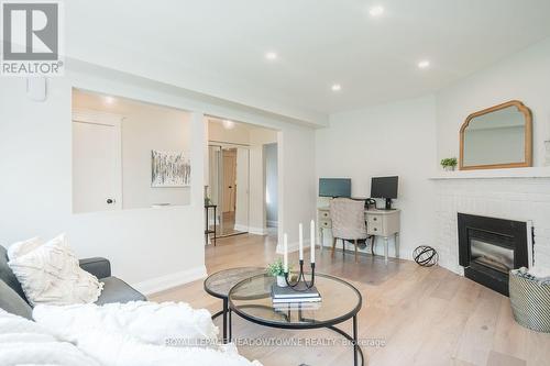 823 Laurier Avenue, Milton, ON 