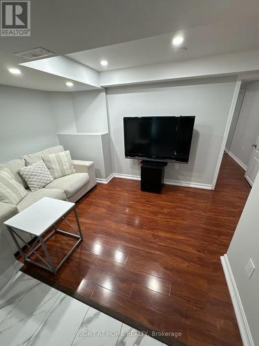 LOWER - 314 HARROWSMITH DRIVE , Mississauga, Ontario L5R 1P7 3