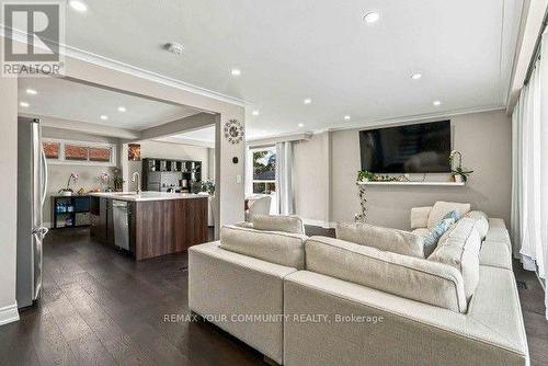 2 Munhall Road, Toronto, ON 