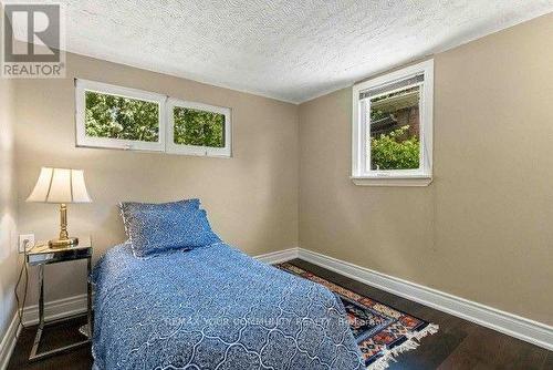 2 Munhall Road, Toronto, ON 
