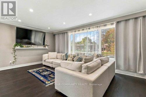2 Munhall Road, Toronto, ON 