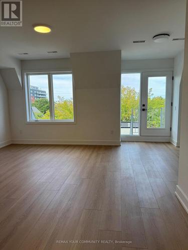 3 - 222 BELGRAVIA AVENUE , Toronto, Ontario M6E 2M8 5