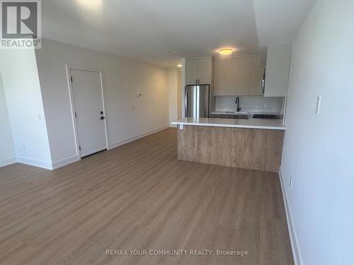 3 - 222 BELGRAVIA AVENUE , Toronto, Ontario M6E 2M8 3