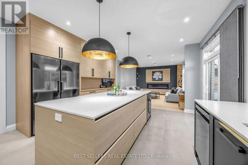 395 Klein Circle, Hamilton, ON 