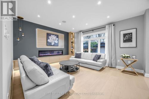 395 Klein Circle, Hamilton, ON 