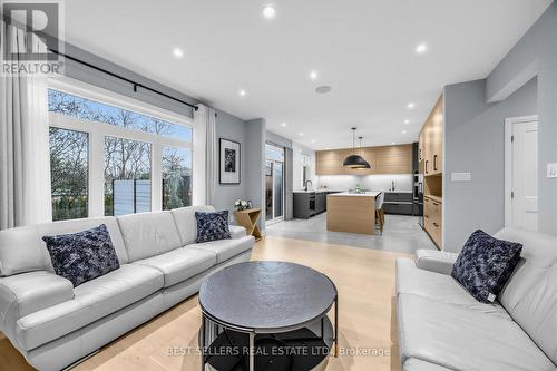 395 Klein Circle, Hamilton, ON 