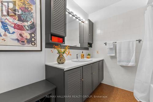 14 Sandwell Crescent, Ottawa, ON 
