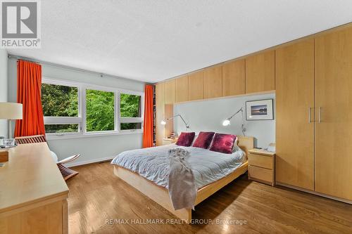 14 Sandwell Crescent, Ottawa, ON 