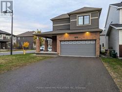 208 ALEX POLOWIN AVENUE Ottawa, ON K2J 6E8