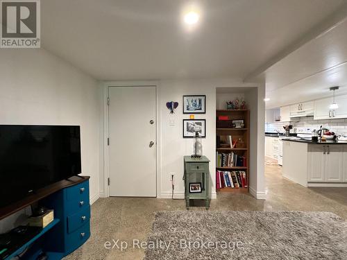 3 - 36 SECOND STREET , Toronto (New Toronto), Ontario M8V 2X2 2