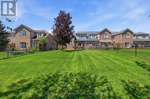 18 Thomas Drive, Collingwood, ON 