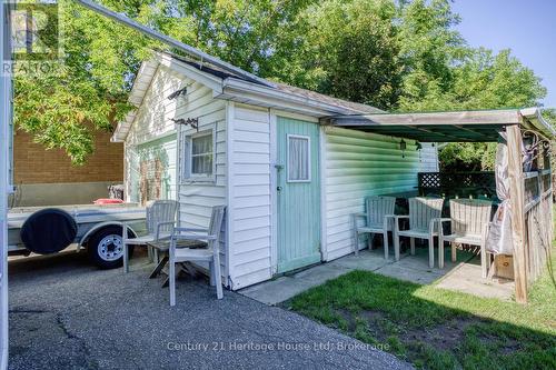 Oversized garage and sitting area - 91 Merion Street, Guelph (Junction/Onward Willow), ON 