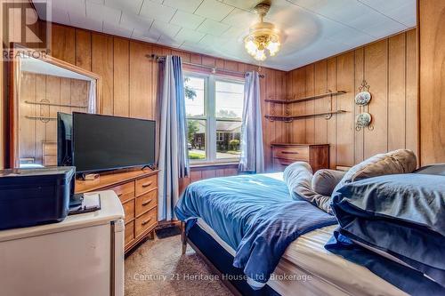 Main floor primary bedroom with large window - 91 Merion Street, Guelph (Junction/Onward Willow), ON 