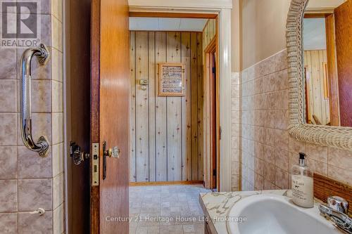 Bathroom - 91 Merion Street, Guelph (Junction/Onward Willow), ON 