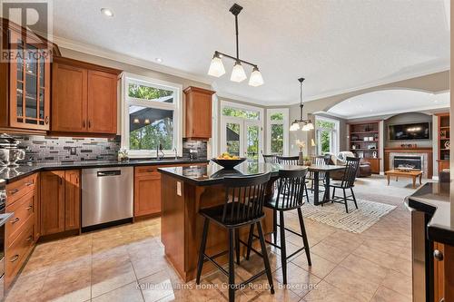 653 Panchara Place, Waterloo, ON 
