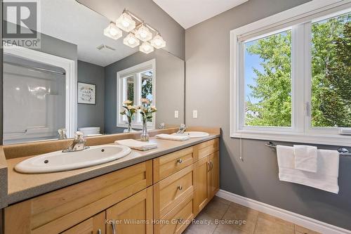 653 Panchara Place, Waterloo, ON 