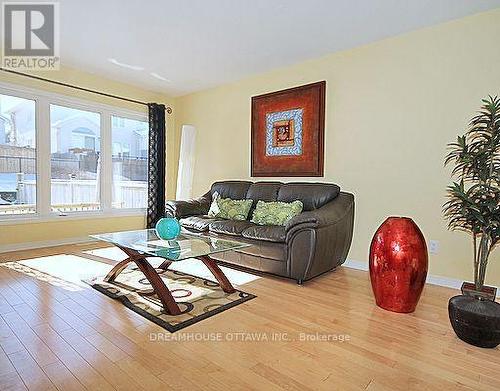 322 STATEWOOD DRIVE , Ottawa, Ontario K2K 0A9 4