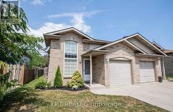 11866 BROUILLETTE COURT Tecumseh, ON N8N 5C7