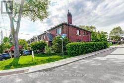 UPPER - 2 LARKIN AVENUE Toronto, ON M6S 1L8