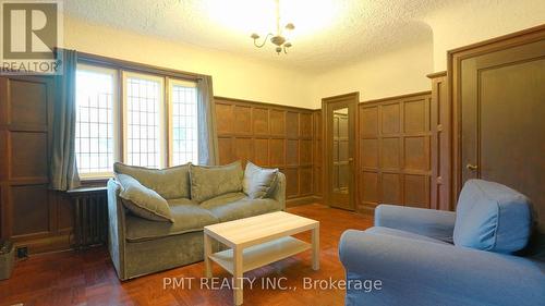 UPPER - 2 LARKIN AVENUE , Toronto, Ontario M6S 1L8 3
