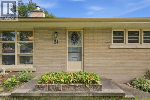 21 Oakwood Avenue, Kitchener, ON 