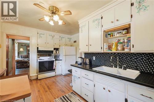 21 Oakwood Avenue, Kitchener, ON 