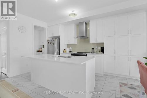 206 Dog Wood Boulevard, East Gwillimbury, ON 