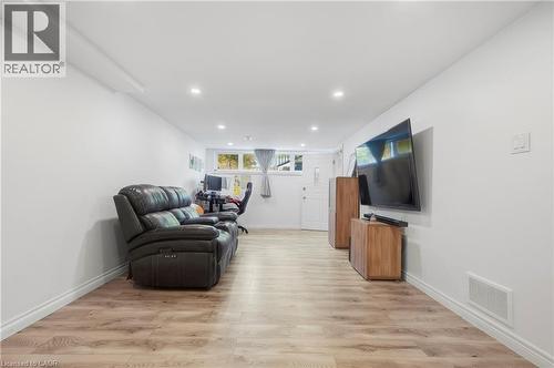 215 West 33Rd Street, Hamilton, ON 