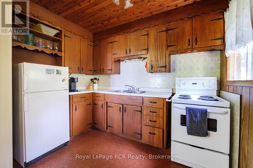 16 Youngs Drive, South Bruce Peninsula, ON 