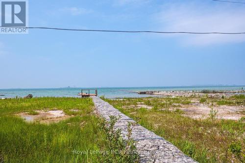 16 Youngs Drive, South Bruce Peninsula, ON 