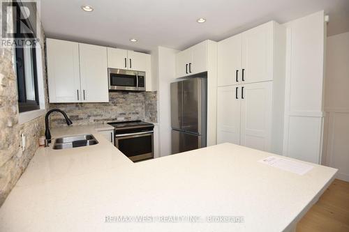922 Centre Street N, Whitby, ON 