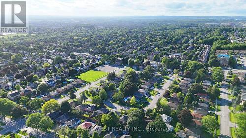 922 Centre Street N, Whitby, ON 