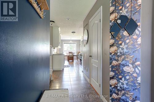 front hall - 280 Railway Avenue, Stratford, ON 