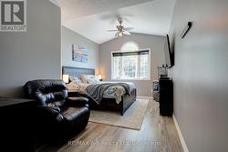 lots of living or sleeping space - 
