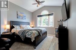 large window really great space - 
